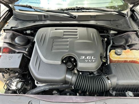 Used 2017 Dodge Charger SE image 24