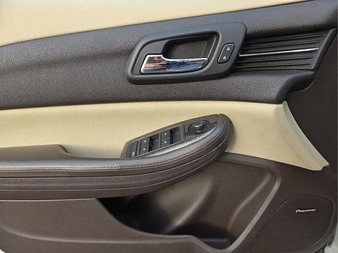 Used 2014 Chevrolet Malibu LT image 13