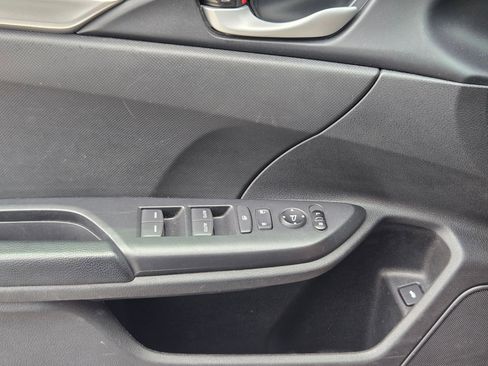 Used 2020 Honda Civic Sport image 11