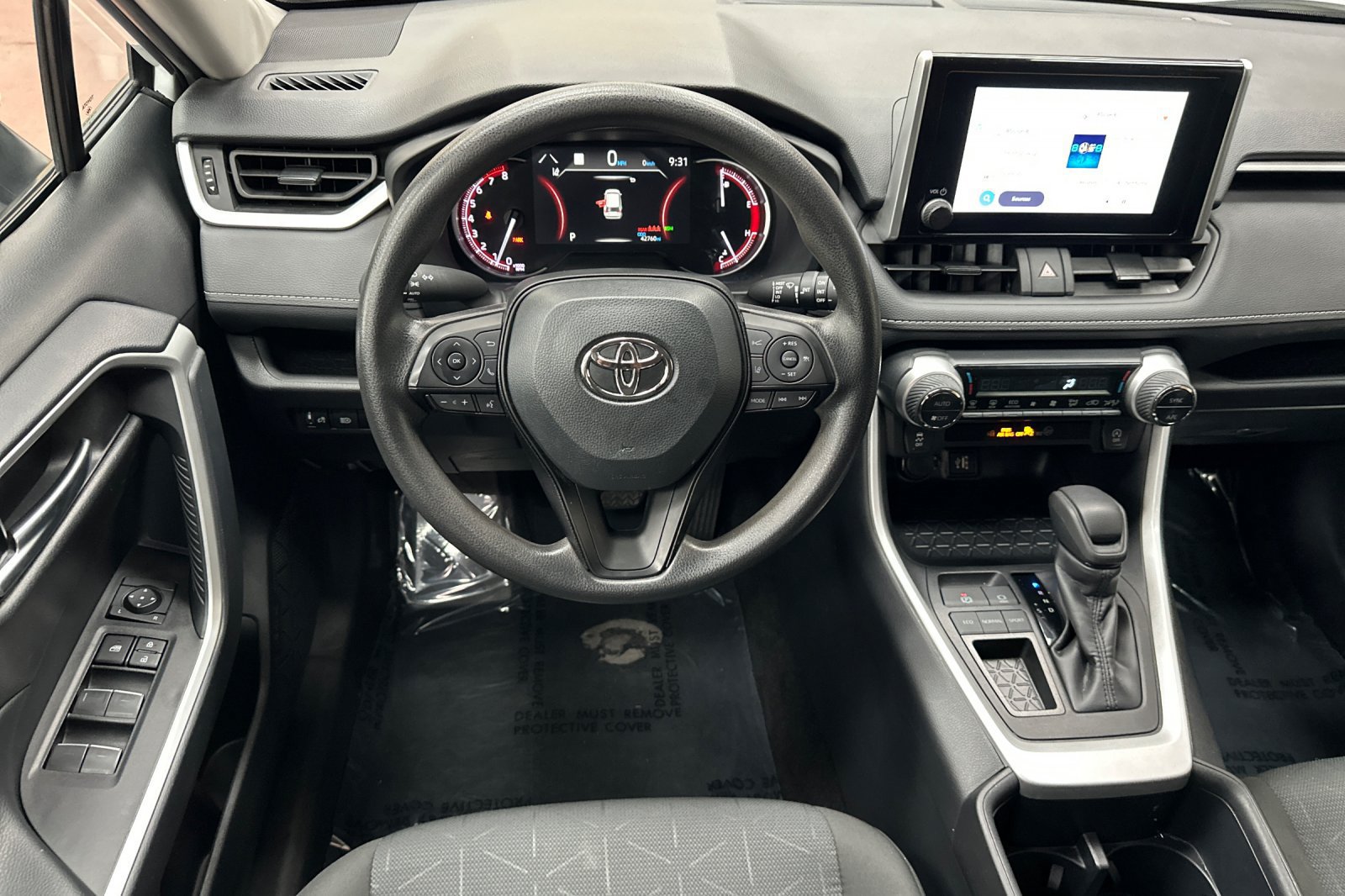 Used 2025 Toyota RAV4 XLE FWD image 18