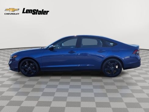 Used 2025 Honda Accord Sport image 2