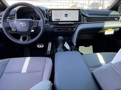 New 2026 Toyota Camry SE image 5