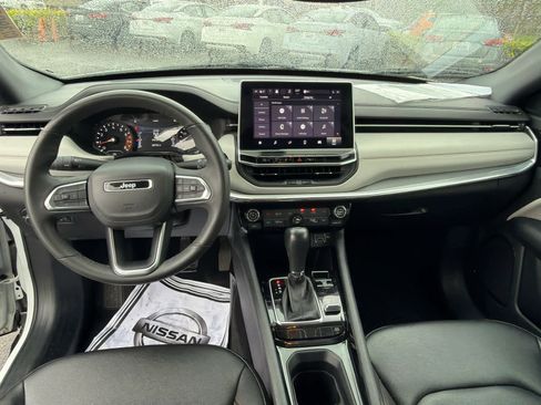 Used 2024 Jeep Compass Limited image 10