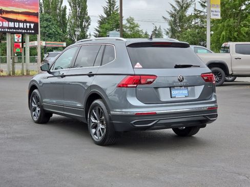 Used 2023 Volkswagen Tiguan SE AWD/4WD image 4