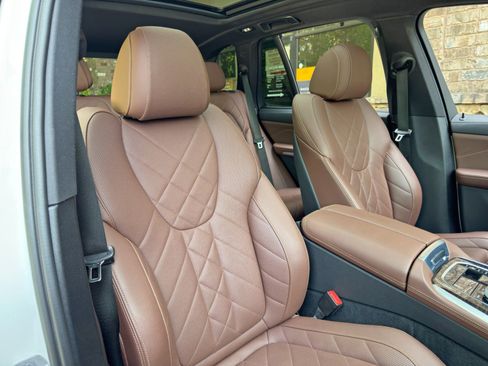 Used 2023 BMW X5 xDrive40i w/ Executive Package image 38