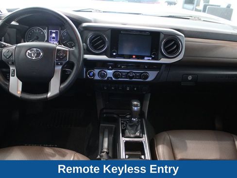 Used 2016 Toyota Tacoma Limited w/ Towing Package AWD/4WD image 8