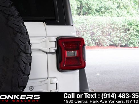 Used 2023 Jeep Wrangler Unlimited Rubicon w/ LED Lighting Group AWD/4WD image 22