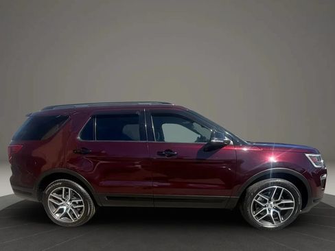 Used 2019 Ford Explorer Sport AWD/4WD image 4