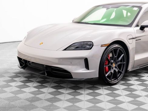 New 2026 Porsche Taycan GTS image 39