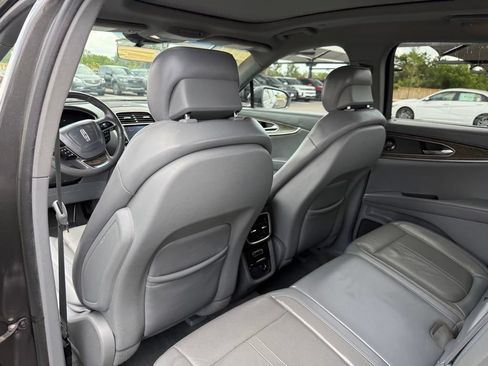 Used 2019 Lincoln Nautilus Reserve FWD image 23