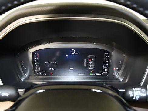 Used 2025 Honda Pilot Elite image 20