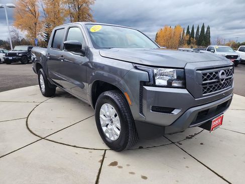 Used 2023 Nissan Frontier SV image 8