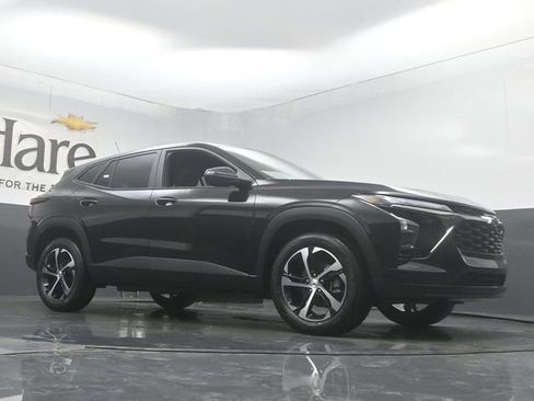 New 2026 Chevrolet Trax RS FWD image 2
