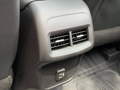 Used 2022 Chevrolet Equinox RS w/ RS Leather Package FWD image 23