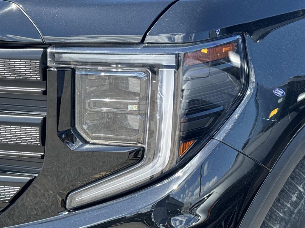 Used 2023 GMC Sierra 1500 Pro w/ Graphite Edition RWD image 7