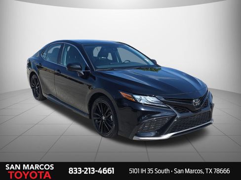 Used 2024 Toyota Camry XSE FWD image 3