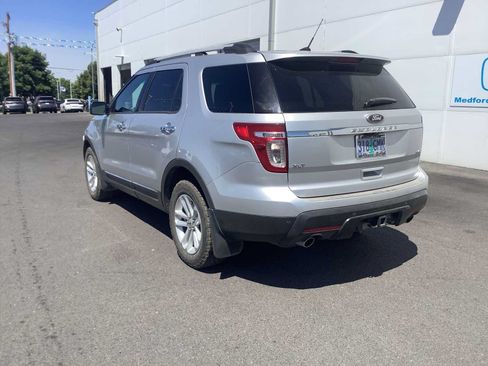 Used 2014 Ford Explorer XLT w/ Equipment Group 202A AWD/4WD image 3