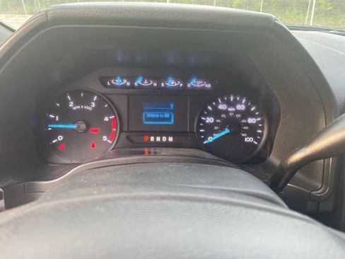 Used 2022 Ford F550 4x4 Crew Cab Super Duty w/ Power Equipment Group image 11