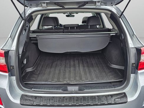 Used 2017 Subaru Outback 2.5i Limited AWD/4WD image 16