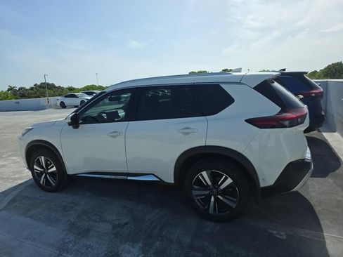 Used 2023 Nissan Rogue Platinum FWD image 9