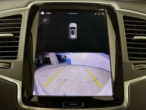 Certified 2025 Volvo XC90 B5 Core w/ Protection Package Premier AWD/4WD image 14