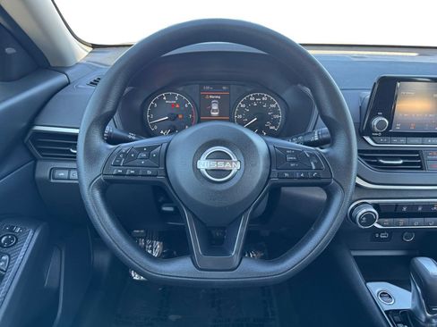 Used 2024 Nissan Altima 2.5 S image 13