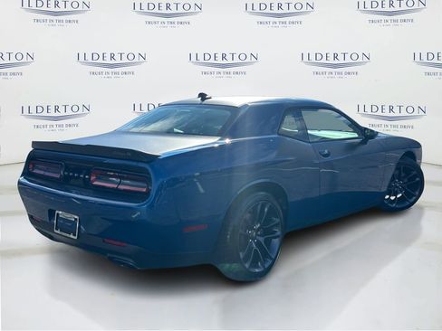 Used 2022 Dodge Challenger R/T w/ T/A Package image 6
