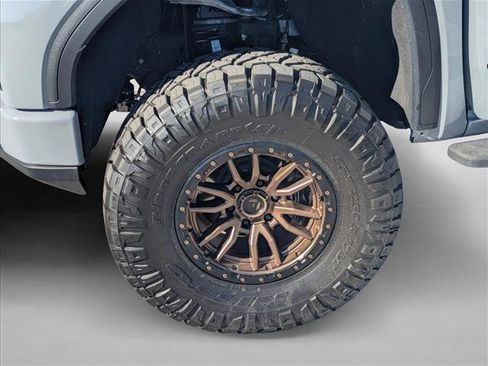 Used 2024 GMC Sierra 1500 AT4 w/ AT4 Premium Package image 24