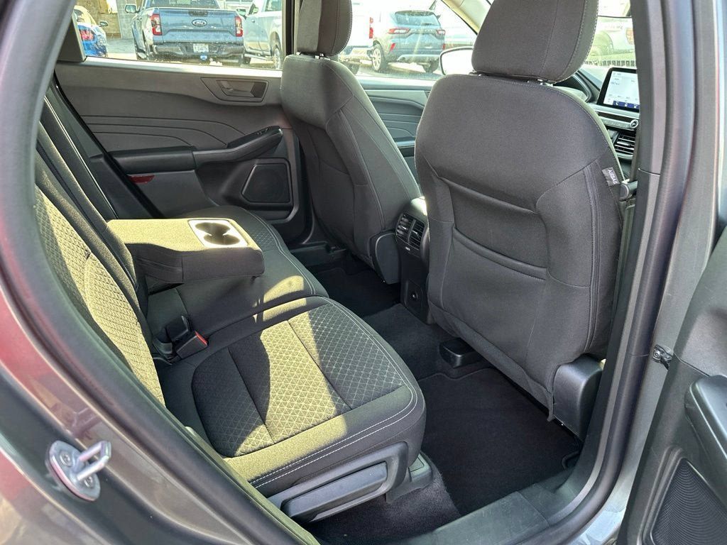 Certified 2025 Ford Escape Active AWD/4WD image 10