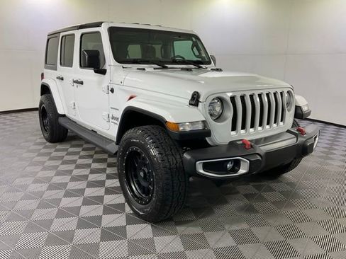 Used 2019 Jeep Wrangler Unlimited Sahara AWD/4WD image 3