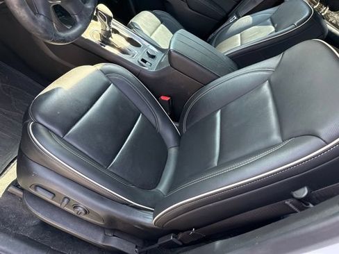 Used 2023 Chevrolet Traverse Premier w/ Redline Edition FWD image 10