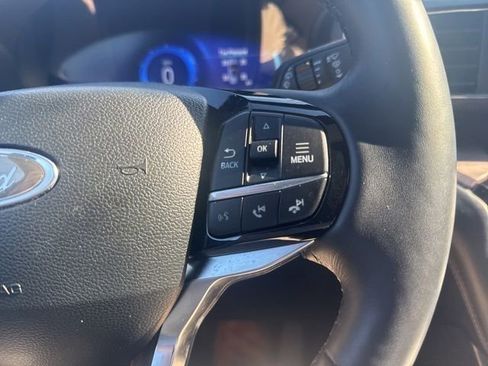 Used 2023 Ford Explorer Platinum w/ Technology Package AWD/4WD image 15