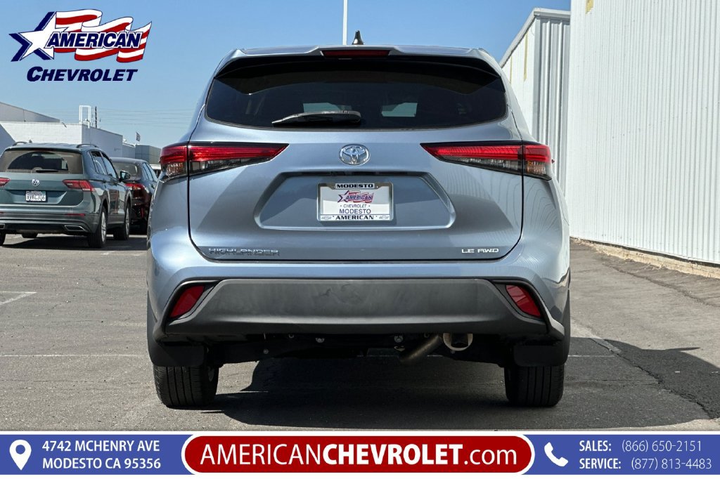 Used 2023 Toyota Highlander LE AWD/4WD image 5