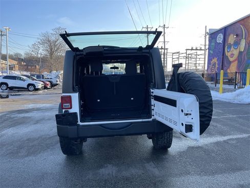 Used 2014 Jeep Wrangler Sport image 13