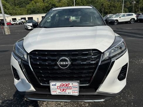Used 2024 Nissan Kicks SR FWD image 2