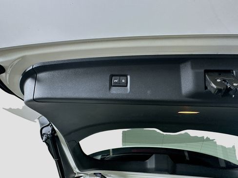 Used 2023 INFINITI QX60 Luxe w/ Vision Package FWD image 32
