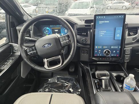 Used 2025 Ford F150 Lightning Platinum image 10