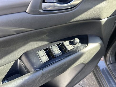 Used 2021 MAZDA CX-5 Touring image 16