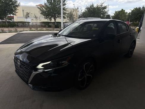 Used 2024 Nissan Altima 2.5 SR FWD image 16