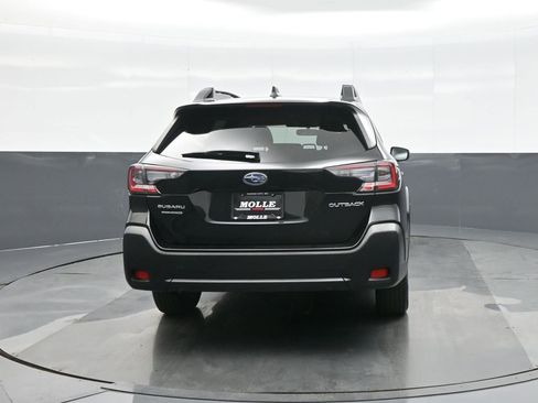 Used 2023 Subaru Outback Premium image 6