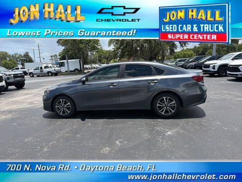 Used 2022 Kia Forte LXS w/ LXS Technology Package FWD image 4