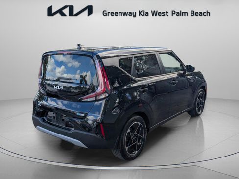 Certified 2023 Kia Soul EX image 8