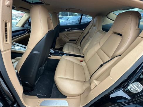 Used 2015 Porsche Panamera image 12