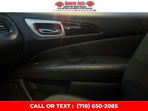 Used 2019 Nissan Pathfinder S image 23