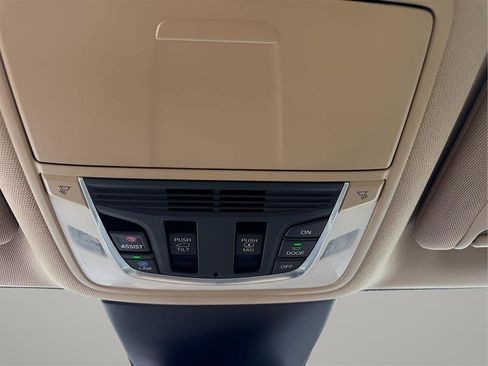 Used 2023 Acura MDX SH-AWD image 61