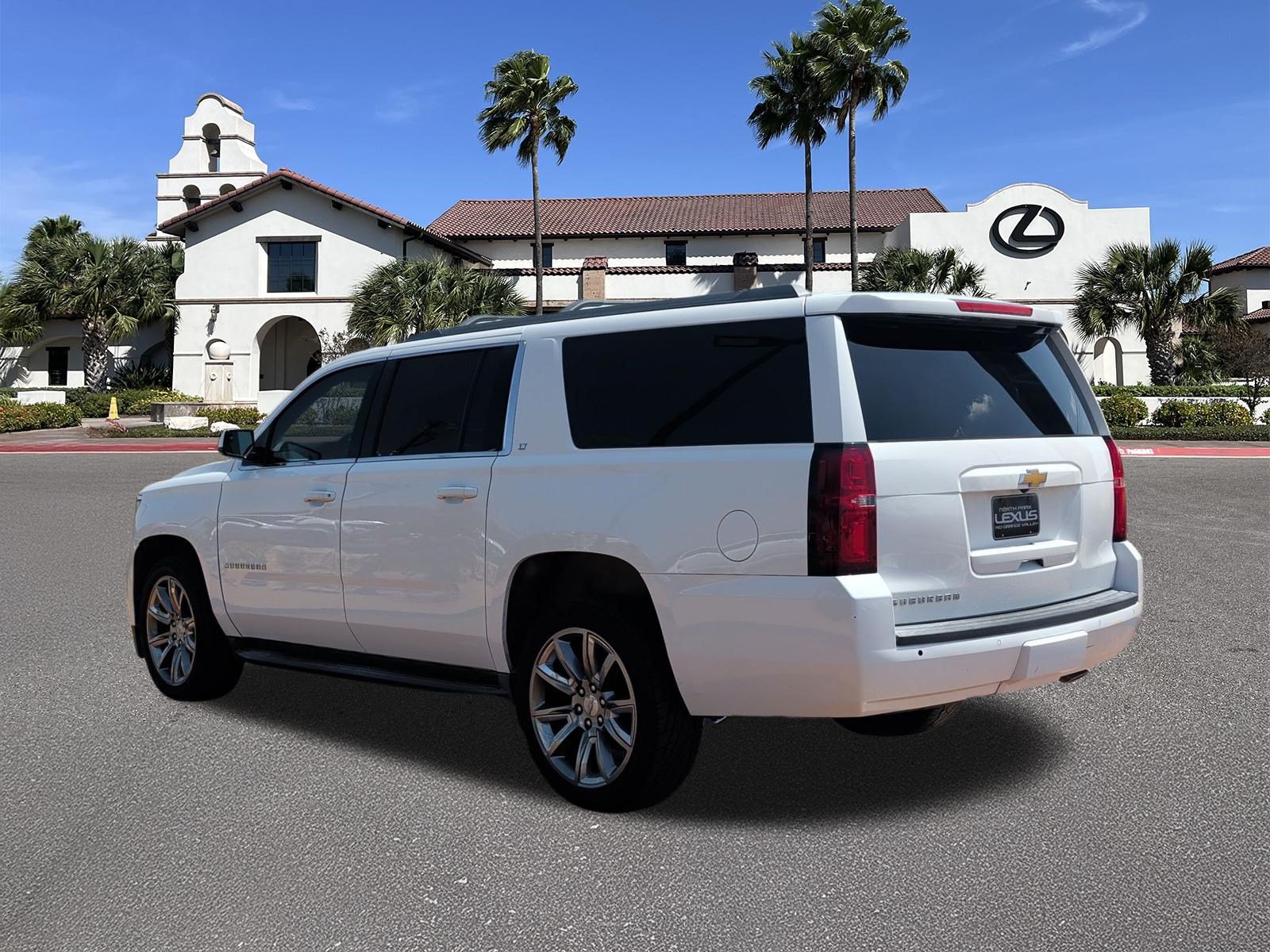 Used 2017 Chevrolet Suburban LT RWD image 4