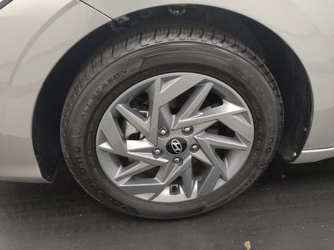Used 2025 Hyundai Elantra Hybrid FWD image 31