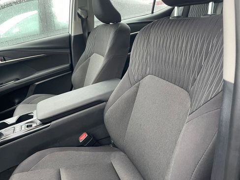 Used 2025 Toyota Camry LE image 36