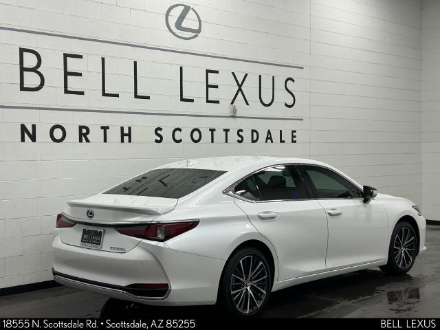 Used 2025 Lexus ES 300h w/ Premium Package FWD image 4