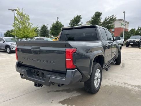 Used 2025 Toyota Tacoma SR5 AWD/4WD image 5